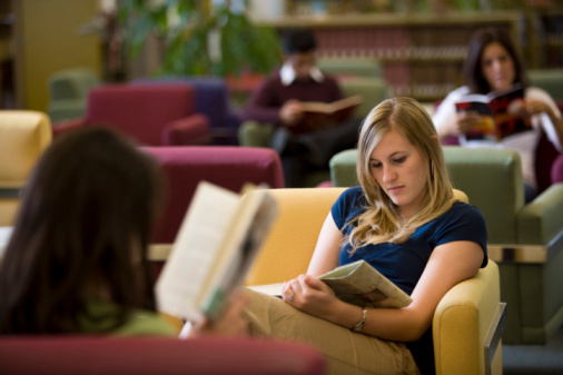 A Junior in High School researching colleges